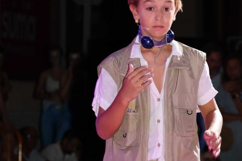 Y los mares sucumben ante la acción depredadora y el egoísmo de la humanidad en los Escacs Vivents de Xàbia  Y los mares sucumben ante la acción depredadora y el egoísmo de la humanidad en los Escacs Vivents de Xàbia